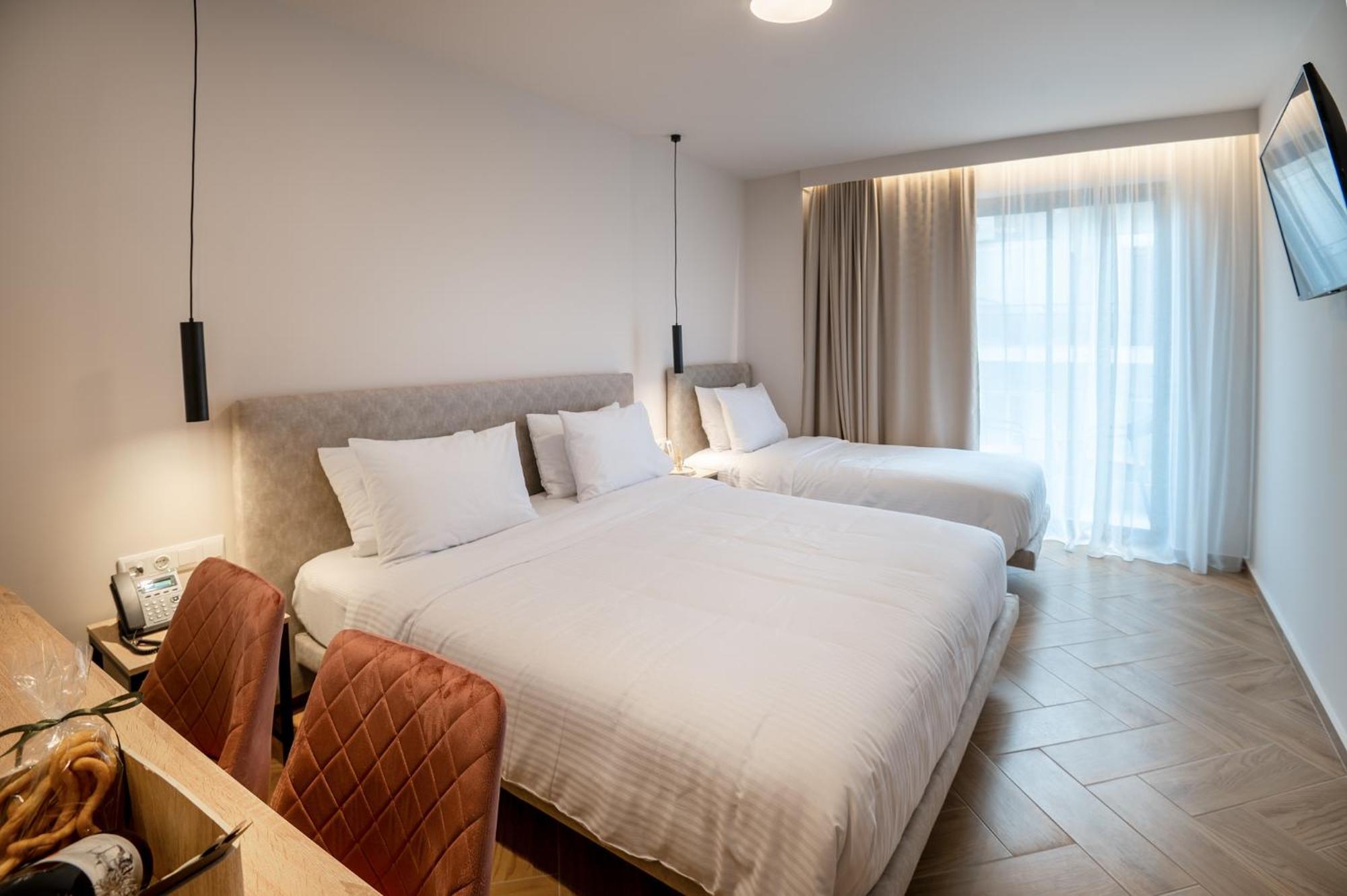 Ira - Ηρα Hotel Kalamáta Buitenkant foto