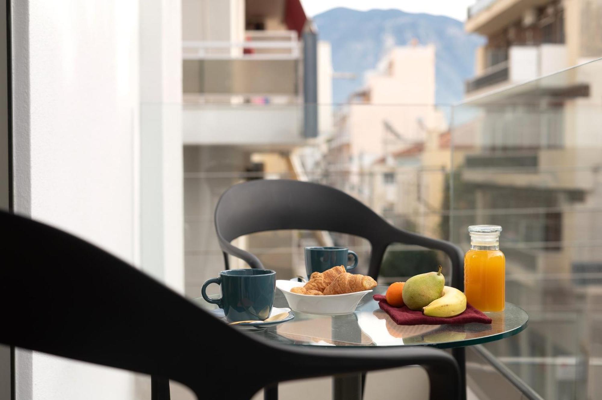 Ira - Ηρα Hotel Kalamáta Buitenkant foto